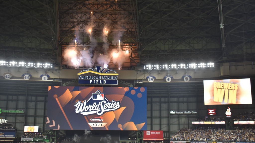 Thrilled Brewers fans cheer team to victory in Game 1 of World Series — BizTimes Milwaukee, Irving Sports news