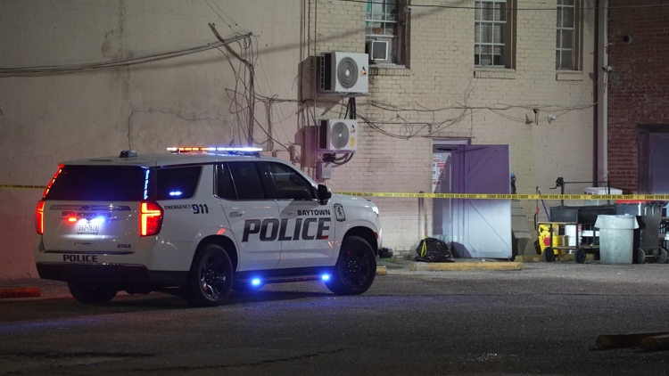 Man airlifted after shooting behind Baytown bar; suspect remains at large, police say — KHOU 11 (Houston), Irving Community news