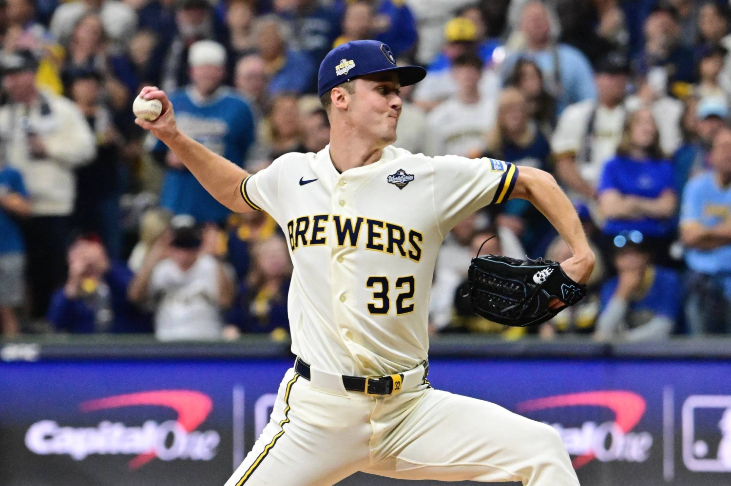  Brewers hold on in ninth to edge Rays in Game 1 of World Series  — Japan Times, Irving Sports news